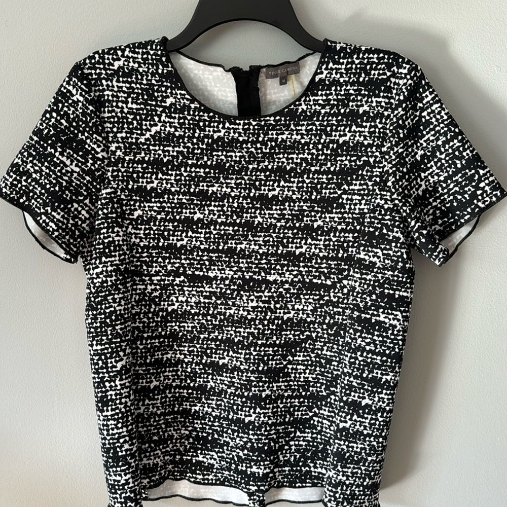 Vince Camuto women’s top black-and-white size medium